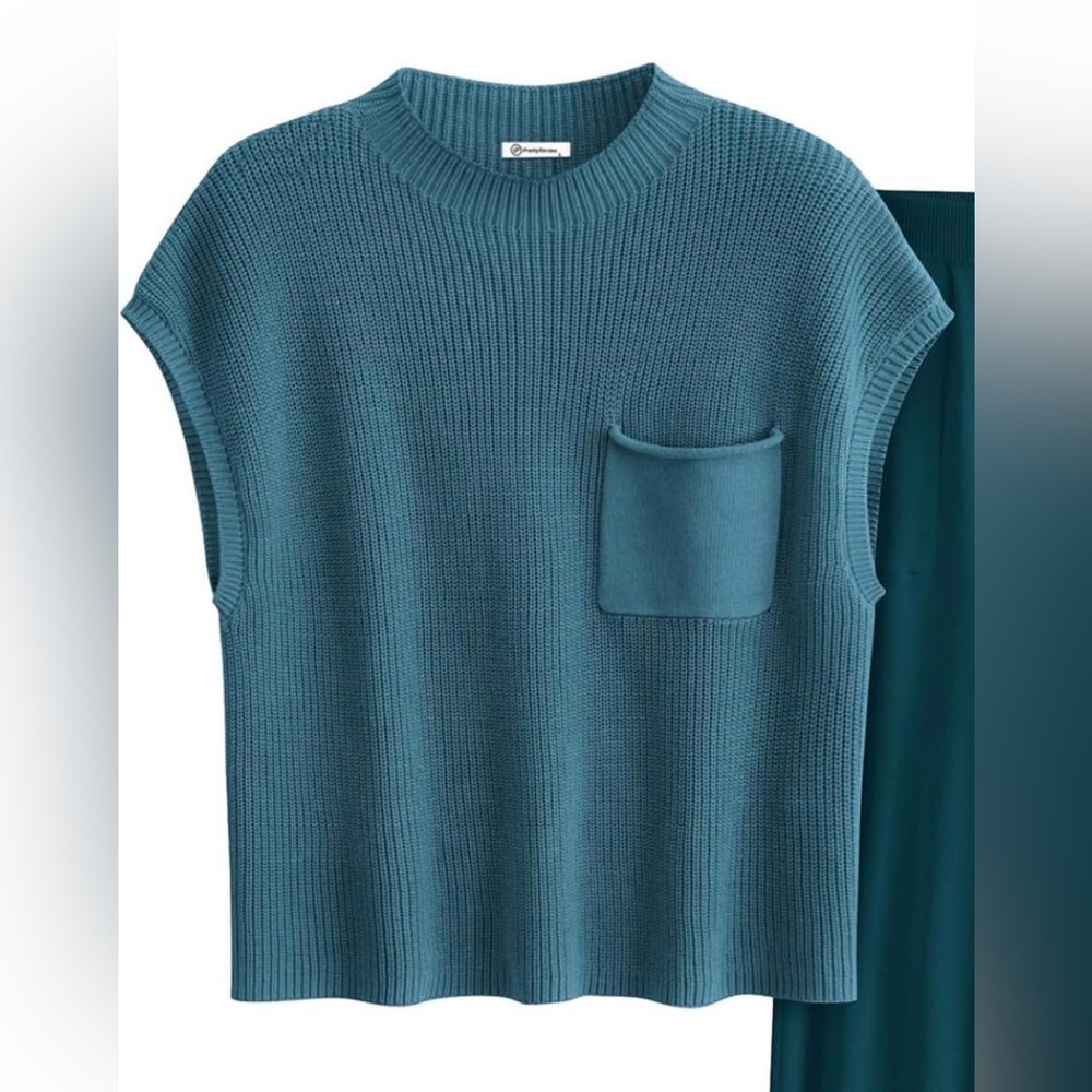 Short-Sleeve Knit Pocket Sweater Vest in Teal